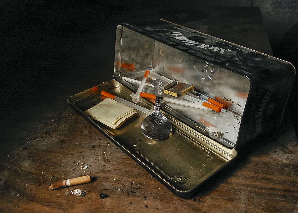 Conditioned withdrawal drives heroin intake